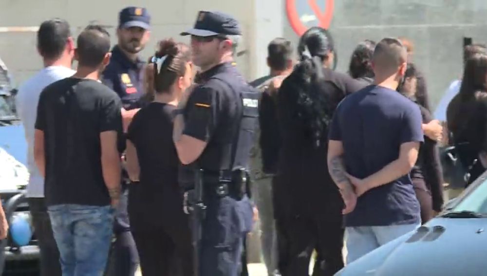 Gran despliegue policial en el entierro de la segunda víctima de Aranjuez
