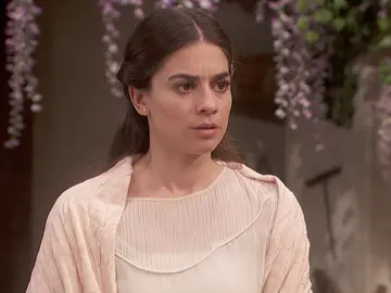 Antolina le cuenta a Elsa toda la verdad que le han ocultado Antolina le cuenta a Elsa toda la verdad que le han ocultado