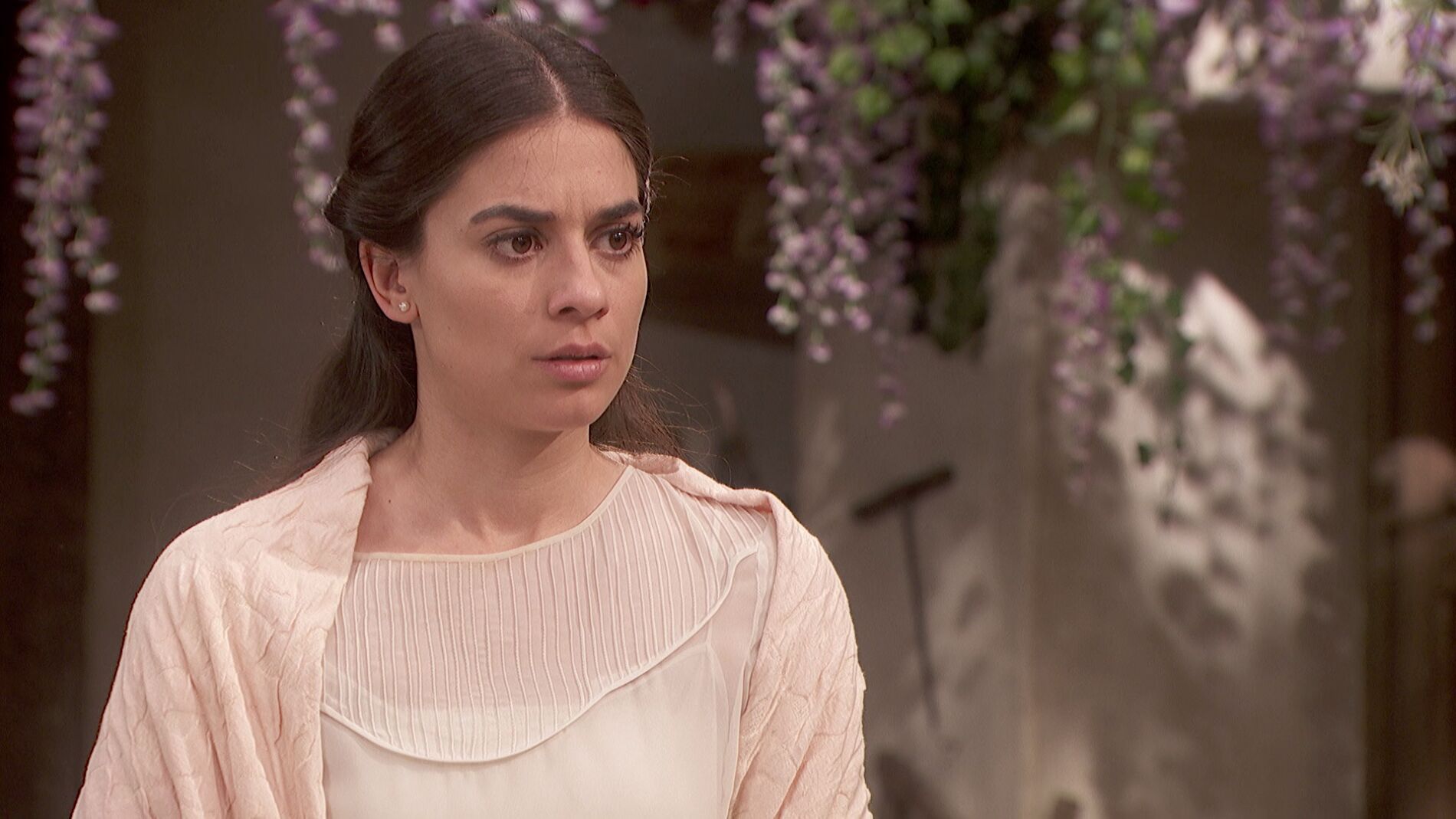 Antolina le cuenta a Elsa toda la verdad que le han ocultado 