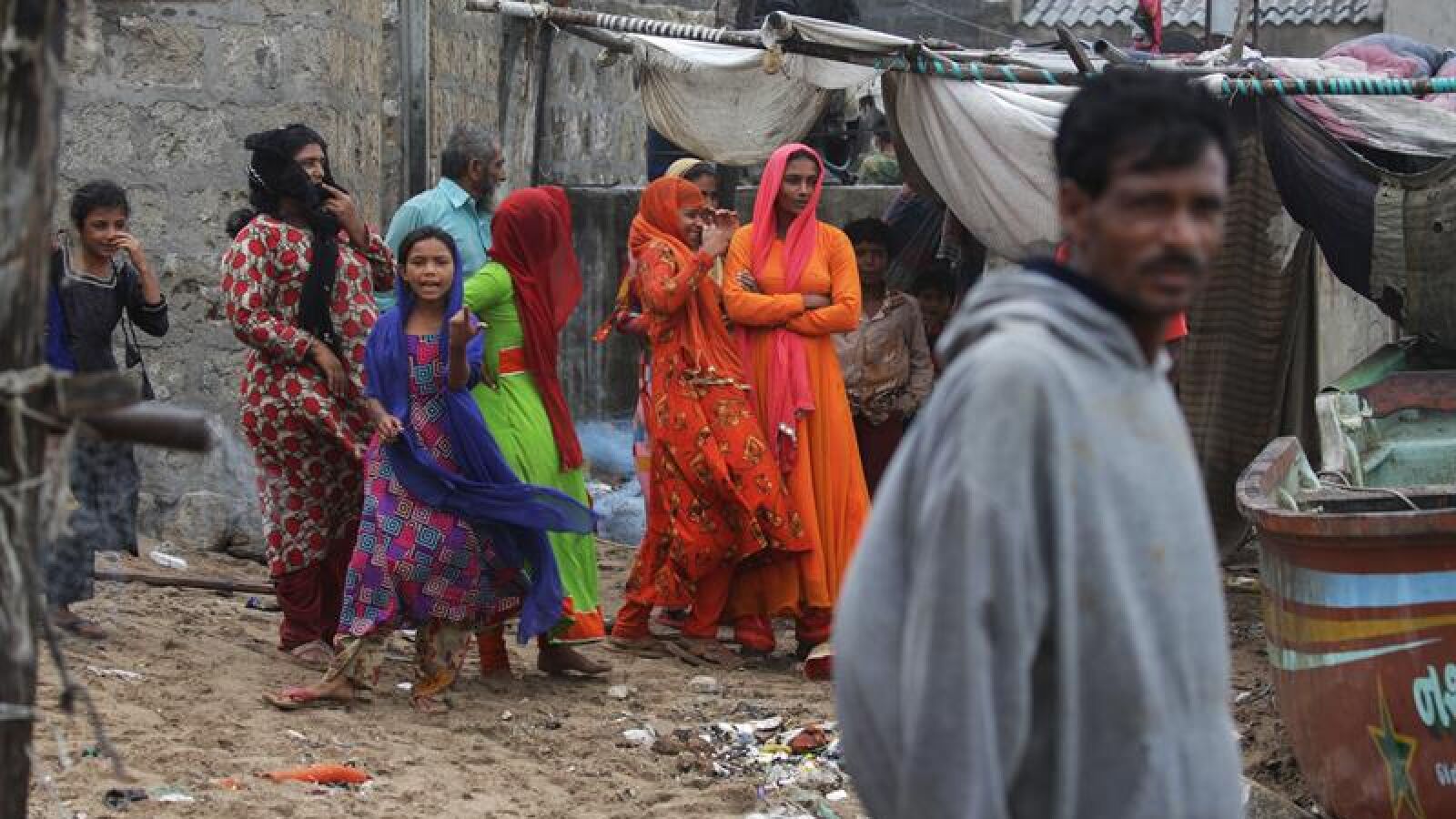 Cientos de miles de evacuados en la India por el ciclón 'Vayu'