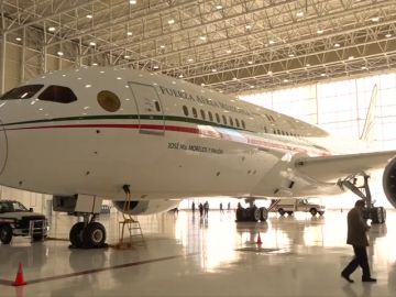 El presidente mexicano vende su avión para pagar el plan migratorio
