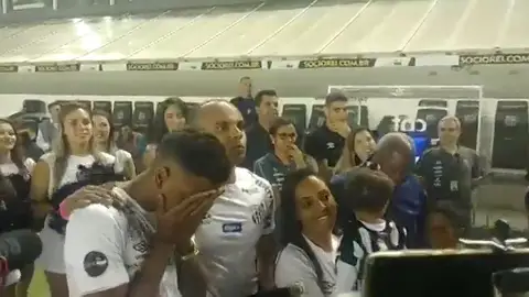 Las lágrimas de Rodrygo en su despedida con el Santos Las lágrimas de Rodrygo en su despedida con el Santos