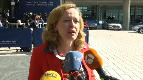 Calviño ve "positivo" que el pacto para el presupuesto de la eurozona deje "abiertas" todas las posibilidades Calviño ve "positivo" que el pacto para el presupuesto de la eurozona deje "abiertas" todas las posibilidades