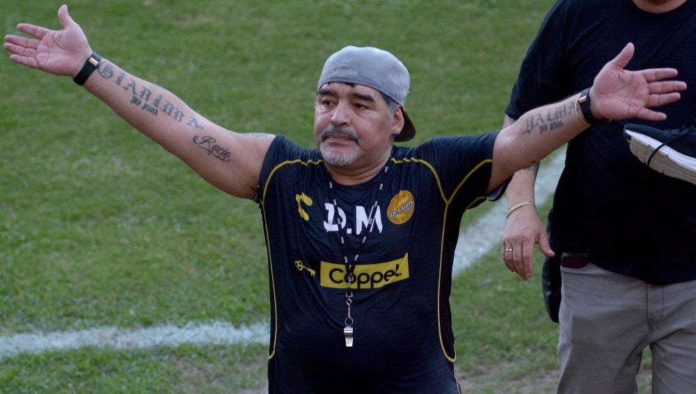 Maradona, durante un partido del Dorados
