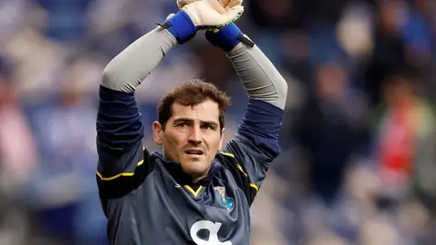 Iker Casillas durante un partido con el Oporto Iker Casillas durante un partido con el Oporto