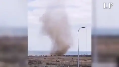 Espectaculares imágenes de un tornado en Gran Canaria Espectaculares imágenes de un tornado en Gran Canaria