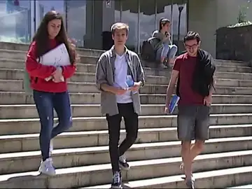 Caos en la Selectividad de Galicia: el examen de Filosofía de la EvAU se repetirá esta tarde Caos en la Selectividad de Galicia: el examen de Filosofía de la EvAU se repetirá esta tarde