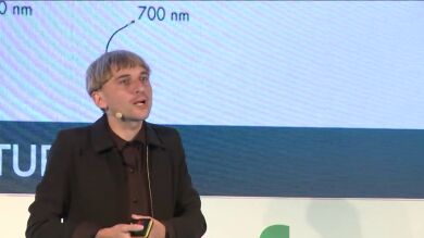 Neil Harbisson, el primer cybor legal en el foro Caser Futuro: 