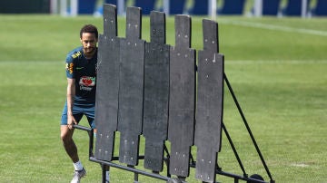 Neymar, durante un entrenamiento con Brasil