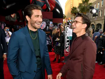 Jake Gyllenhaal junto a Tom Holland Jake Gyllenhaal junto a Tom Holland