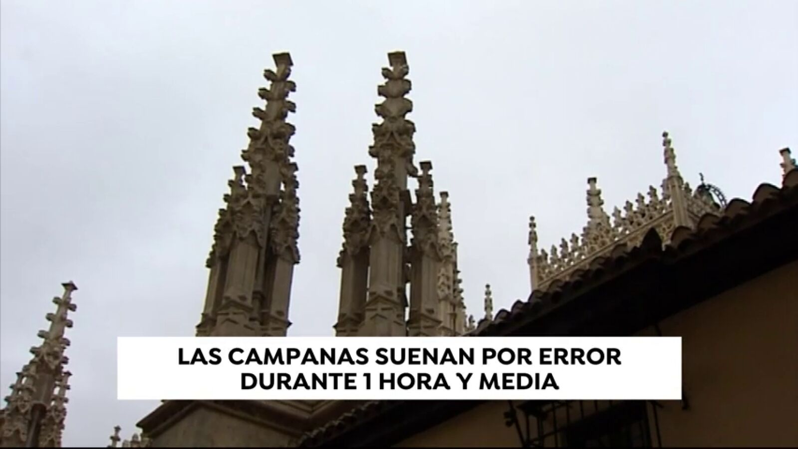 Las campanas de la Catedral de Granada suenan hasta casi las 12 de la noche por un error informático
