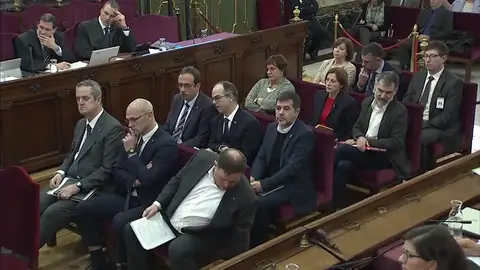 Los presos de JxCat piden la abstención para facilitar la investidura de Pedro Sánchez Los presos de JxCat piden la abstención para facilitar la investidura de Pedro Sánchez