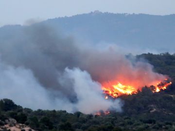 Vista del incendio que se ha declarado en la comarca tarraconense de Ribera d'Ebre Vista del incendio que se ha declarado en la comarca tarraconense de Ribera d'Ebre