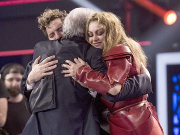 David Bisbal, Paulina Rubio y Juan Mena comparten un momento emotivo