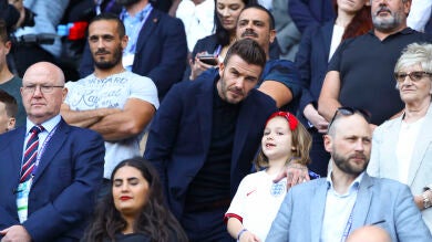 El beso en los labios de David Beckham y su hija Harper que ha sido muy criticado