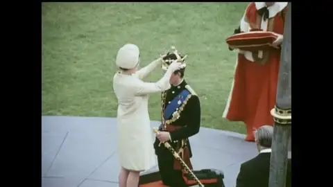 Carlos de Inglaterra celebra el 50 aniversario de su nombramiento Carlos de Inglaterra celebra el 50 aniversario de su nombramiento