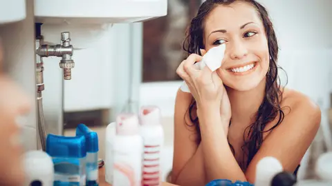 Una buena limpieza del cutis es fundamental Una buena limpieza del cutis es fundamental