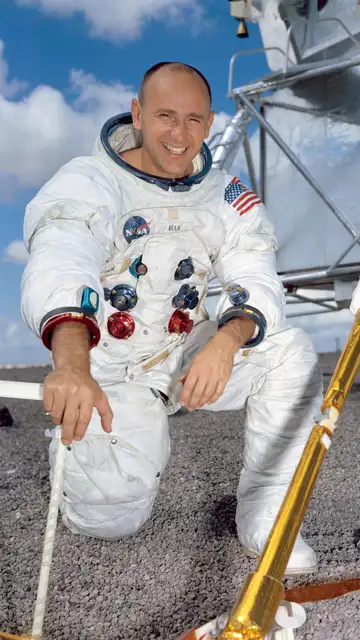 Alan LaVern Bean Alan LaVern Bean