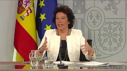 Gobierno: "Sería frívolo dejar la investidura para septiembre" Gobierno: "Sería frívolo dejar la investidura para septiembre"
