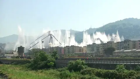 Así ha sido la demolición del puente del Génova Así ha sido la demolición del puente del Génova