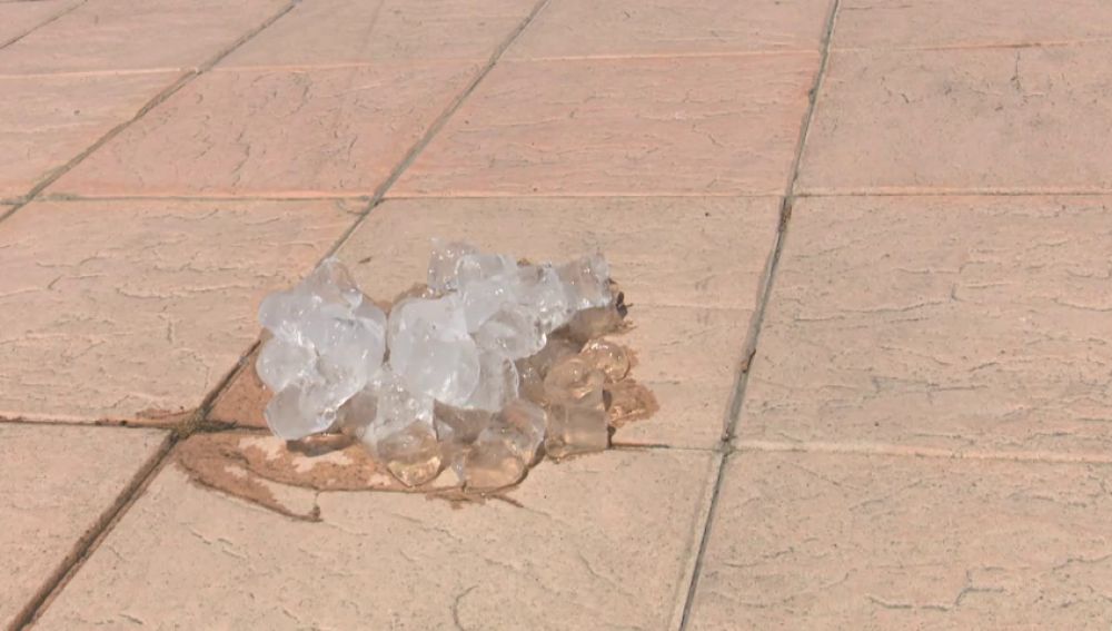Ola de calor: ¿Cuánto tarde en derretirse una bolsa de hielo en Zaragoza?