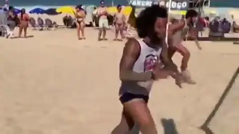 La espectacular chilena del hijo de Marcelo que dejó al brasileño con esta cara La espectacular chilena del hijo de Marcelo que dejó al brasileño con esta cara