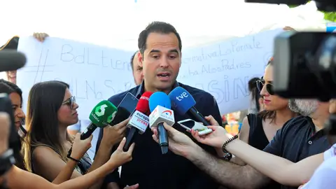 Ignacio Aguado, ante los medios Ignacio Aguado, ante los medios
