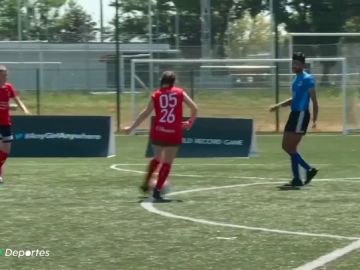 A por el récord: unas mujeres en Francia buscan disputar el partido de fútbol más largo de la historia