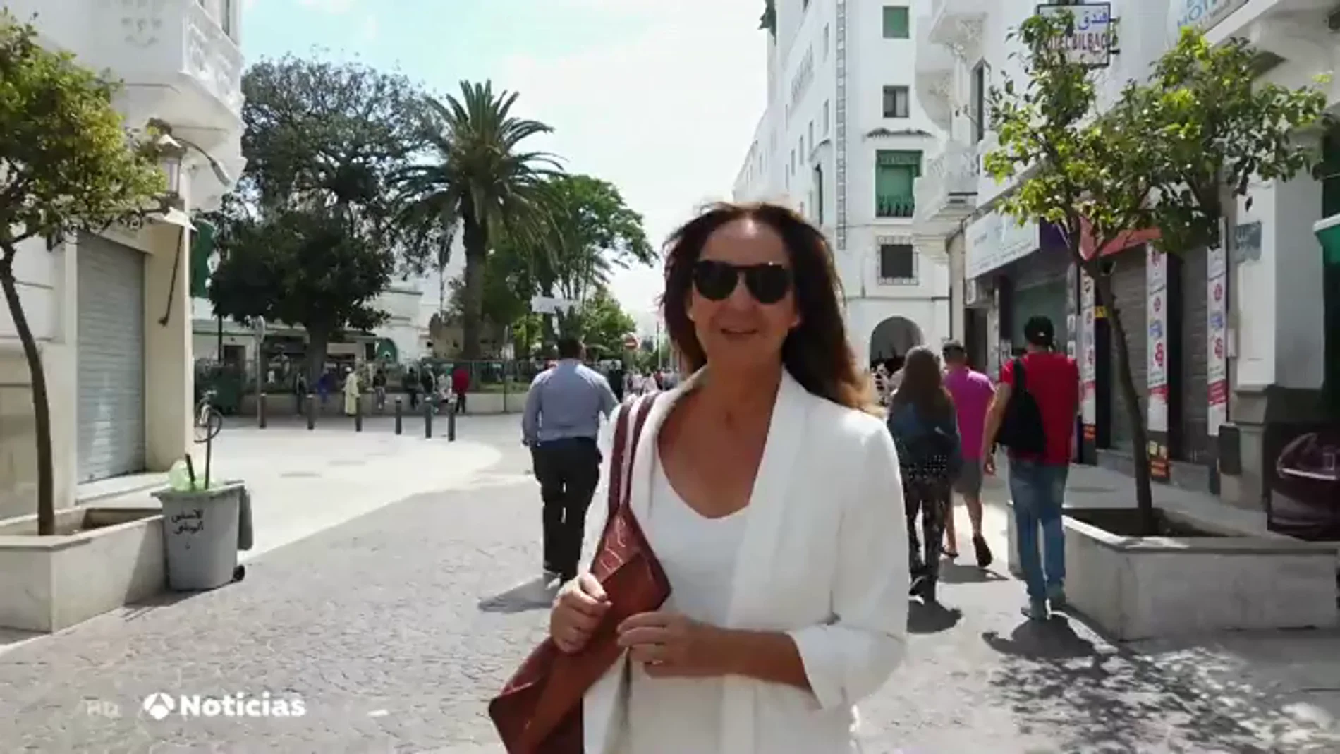 María Dueñas, sobre 'El tiempo entre costuras': "Se vive con los cinco sentidos" María Dueñas, sobre 'El tiempo entre costuras': "Se vive con los cinco sentidos"