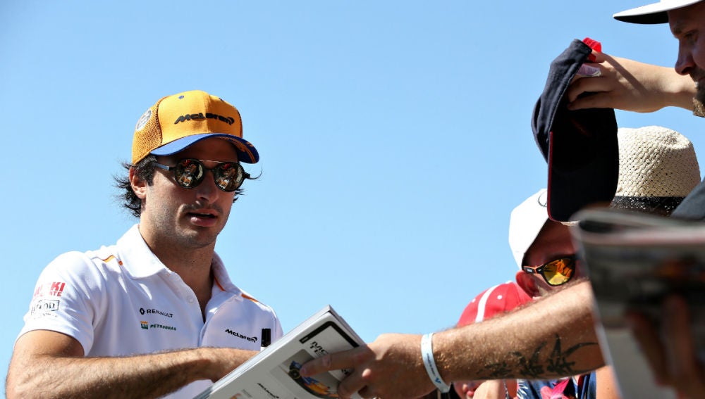 Carlos Sainz, con la afición