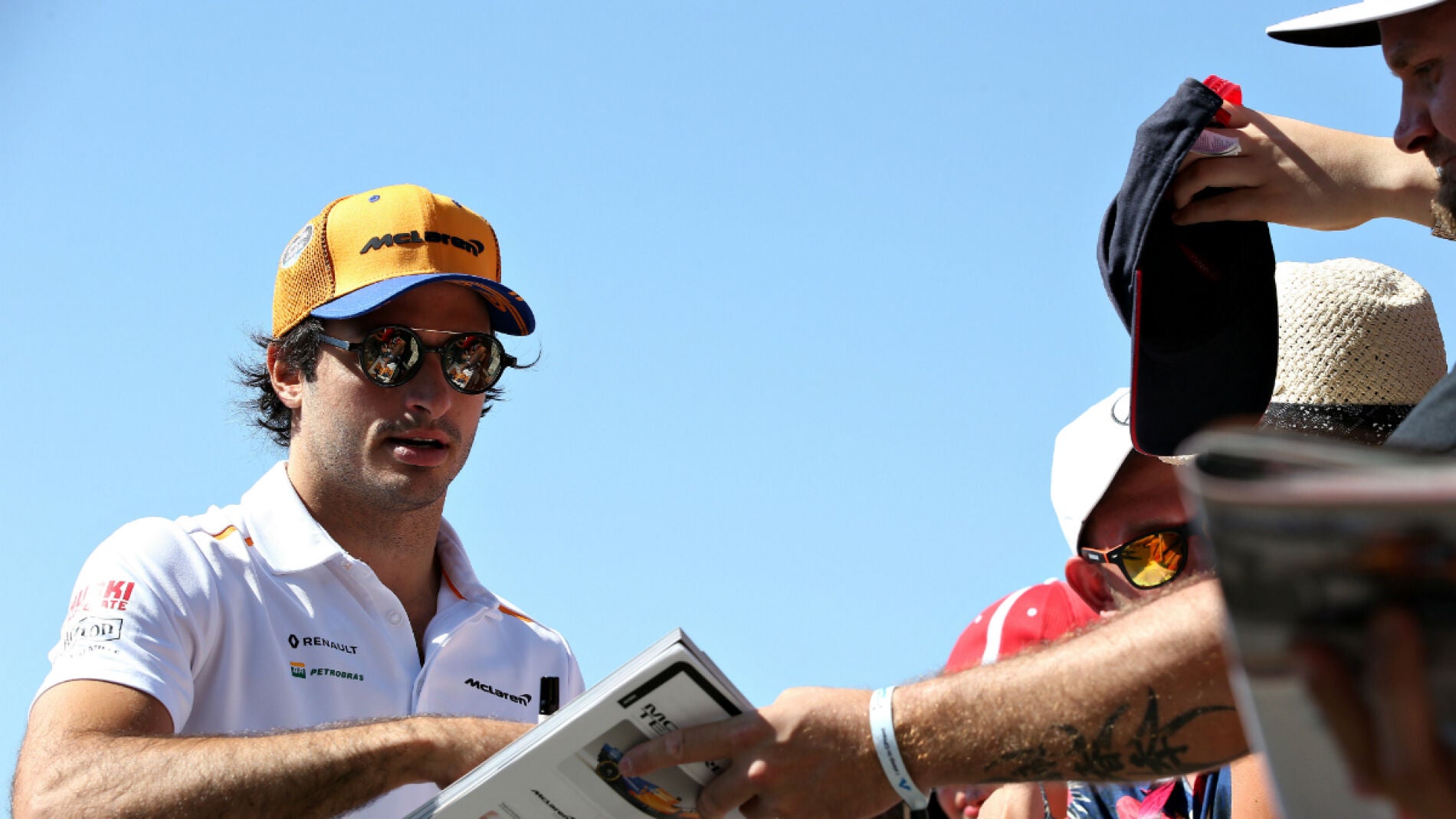 Carlos Sainz, con la afici&oacute;n