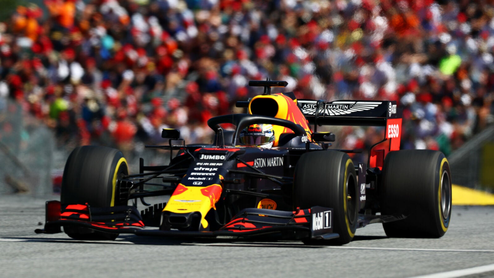 Espectacular victoria de Verstappen ante Leclerc con una increíble remontada de Sainz hasta la octava plaza