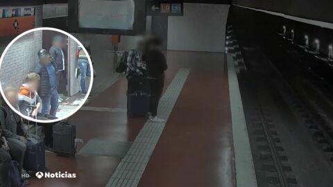 REEMPLAZO | Detenido un grupo criminal que robaba en el metro de Barcelona por el m&eacute;todo de la mancha