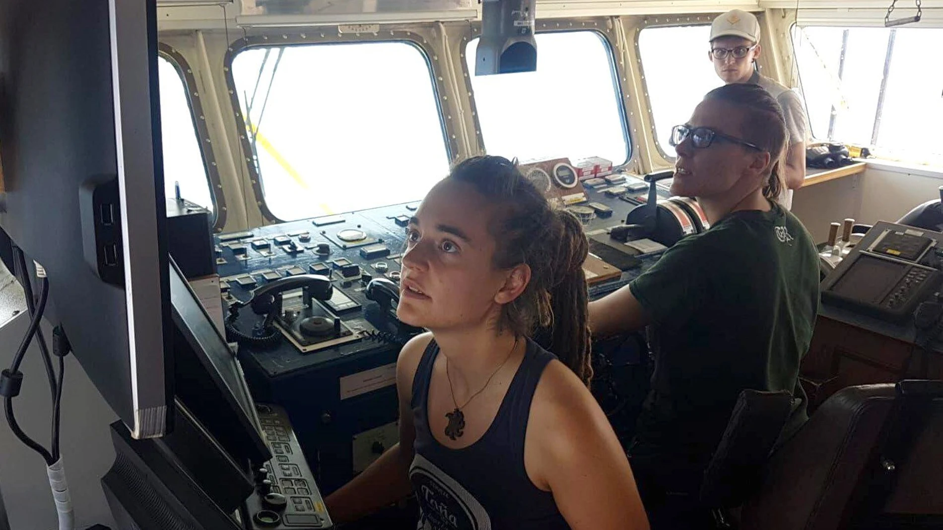 Fotografía facilitada por la ONG Sea Watch de la capitana del barco del mismo nombre, la alemana Carola Rackete Fotografía facilitada por la ONG Sea Watch de la capitana del barco del mismo nombre, la alemana Carola Rackete