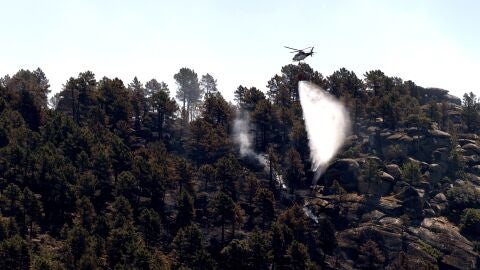 Incendio en &Aacute;vila