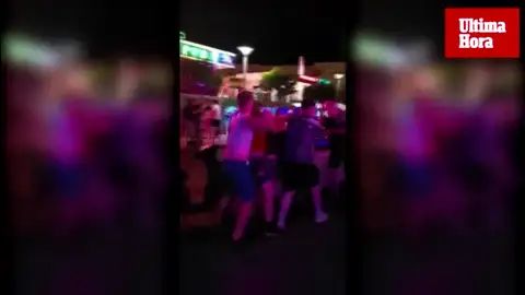 Turistas irlandeses se 'citan' para pegarse en Mallorca Turistas irlandeses se 'citan' para pegarse en Mallorca