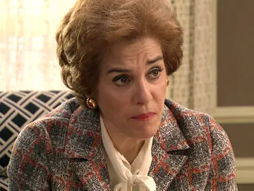Benigna se sincera con Vicente y decide no despedirle Benigna se sincera con Vicente y decide no despedirle