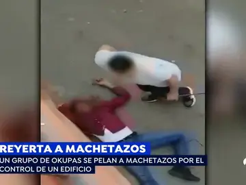 Robo que acaba a machetazos frente a la incredulidad de los vecinos que estaban presentes Robo que acaba a machetazos frente a la incredulidad de los vecinos que estaban presentes