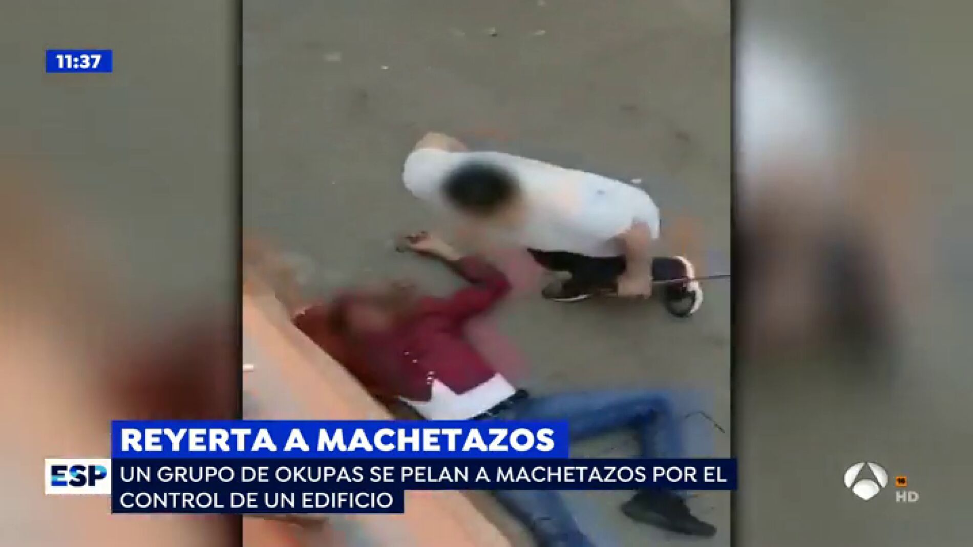 Robo que acaba a machetazos frente a la incredulidad de los vecinos que estaban presentes