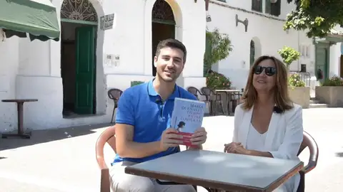 María Dueñas: "Hay gente que viene a Tutuan persiguiendo El Tiempo Entre Costuras" María Dueñas: "Hay gente que viene a Tutuan persiguiendo El Tiempo Entre Costuras"