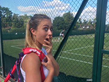 Paula Badosa, en una pista en la que entrena Roger Federer