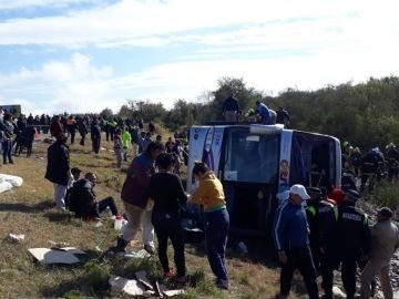 El autobús accidentado este lunes en La Madrid