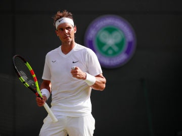 Nadal celebra un punto contra el japonés Sugita