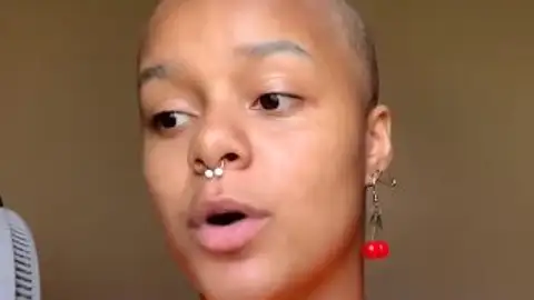 Lori Faith se queda sin pelo Una loción deja sin pelo a una influencer americana