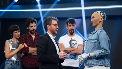 El robot humanoide Sofía, único en el mundo, llega al plató de 'El Hormiguero 3.0' El robot humanoide Sofía, único en el mundo, llega al plató de 'El Hormiguero 3.0'