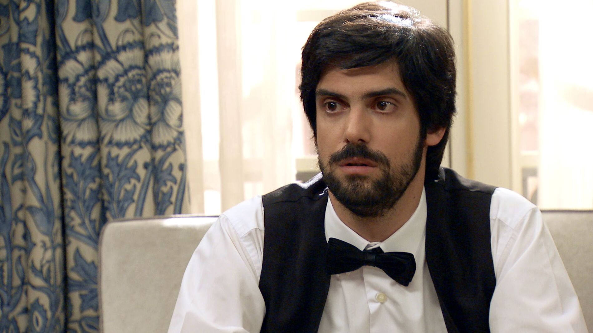 Vicente comienza a colaborar con Carlos y Quintero