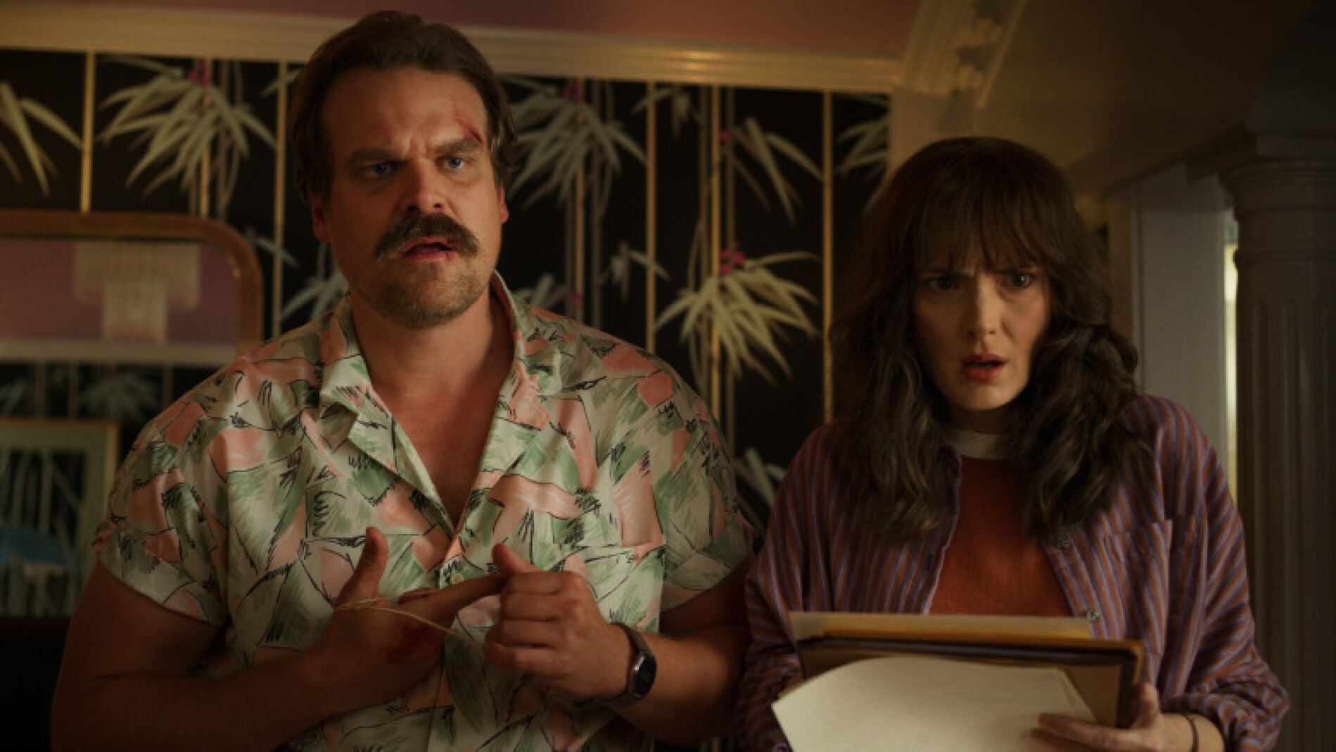David Harbour y Winona Ryder en 'Stranger Things'