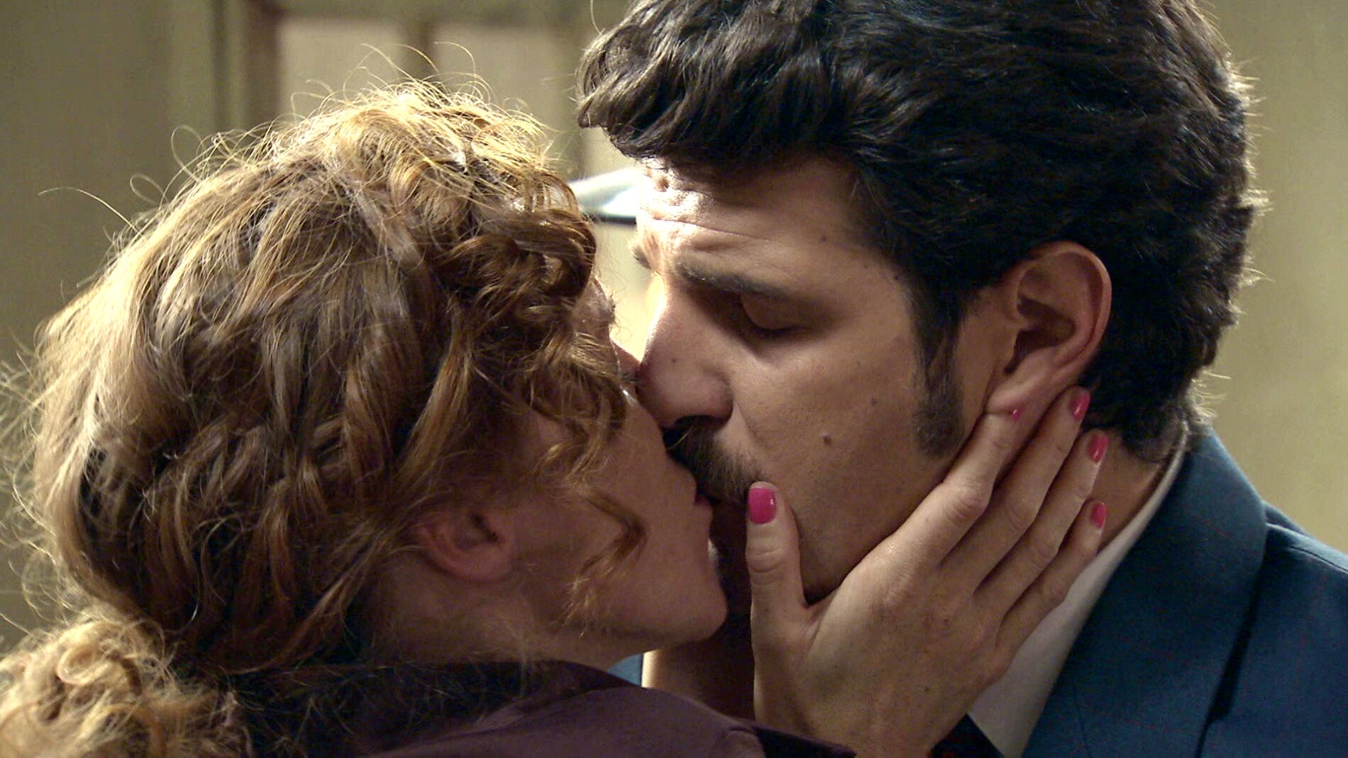 Ana, aliviada al recibir la visita de Carlos en prisi&oacute;n