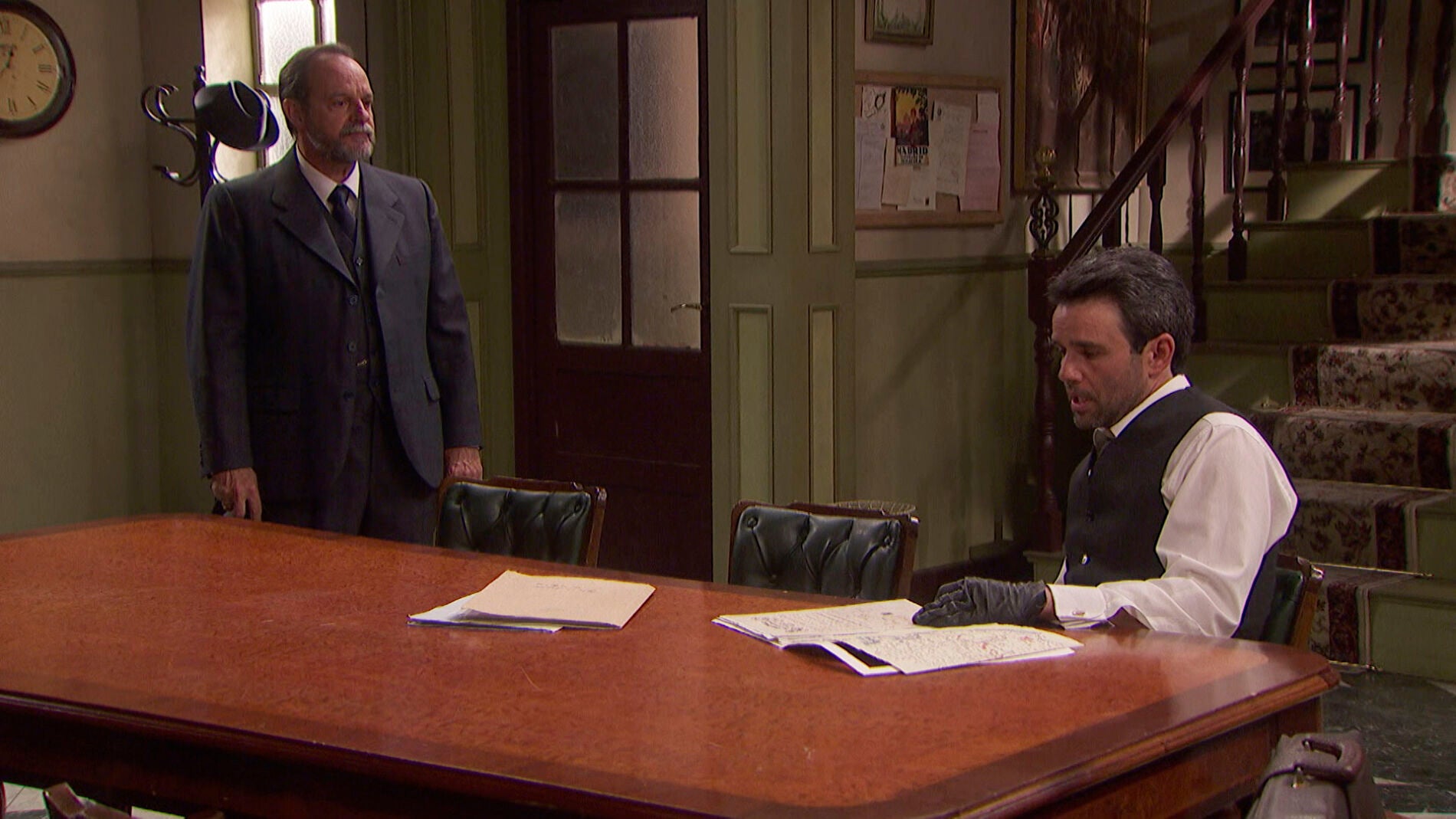 'El secreto de Puente Viejo': Raimundo a Carmelo: "No hagas nada que no tenga vuelta atr&aacute;s"