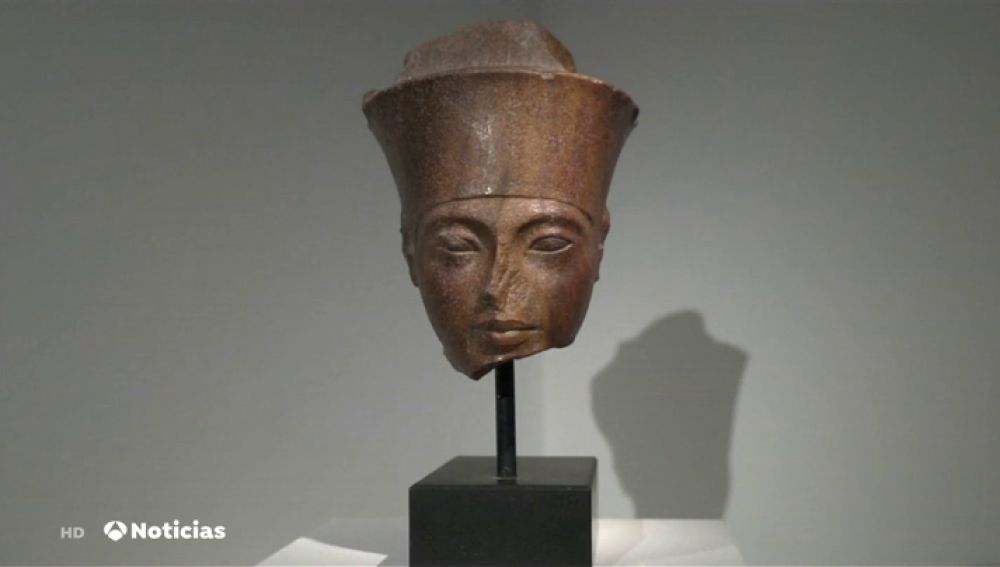 Subastan una escultura de la cabeza de Tutankámon por algo más de 5 millones de euros